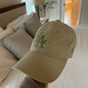 green “LA” hat